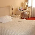 Auteuil Tour Eiffel Hotel