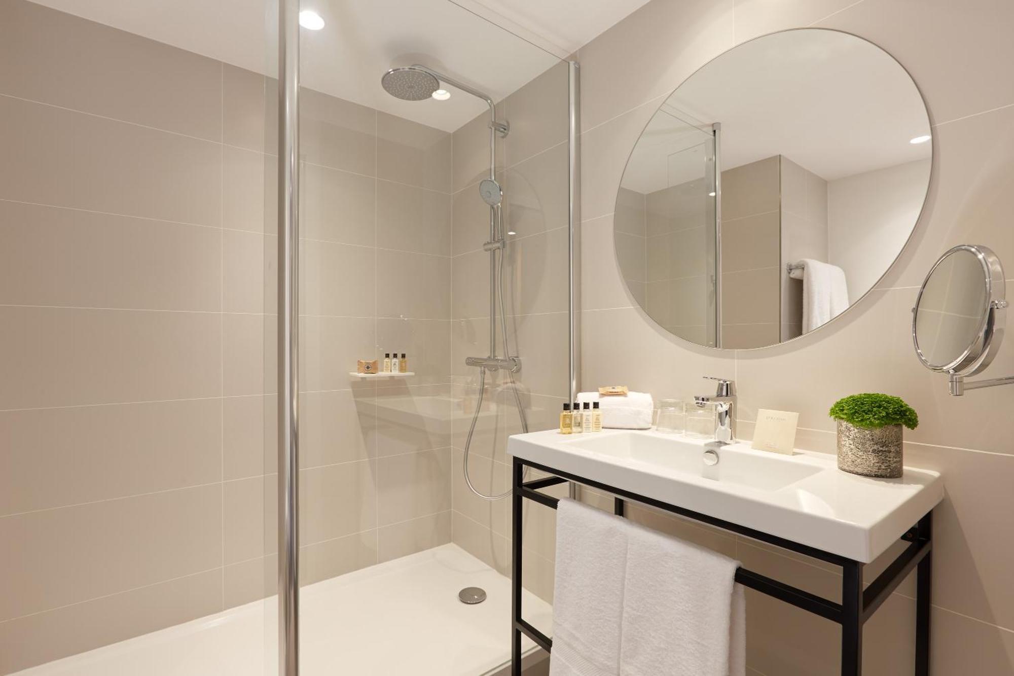 Auteuil Tour Eiffel Paris