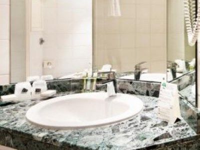 Hotel Auteuil Tour Eiffel 4*