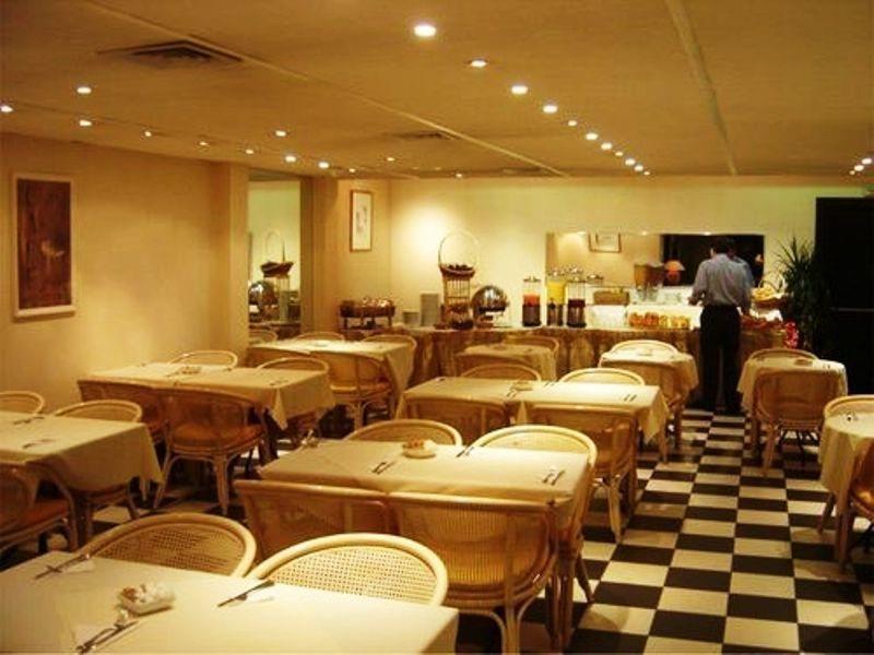 Hotel Auteuil Tour Eiffel 4*