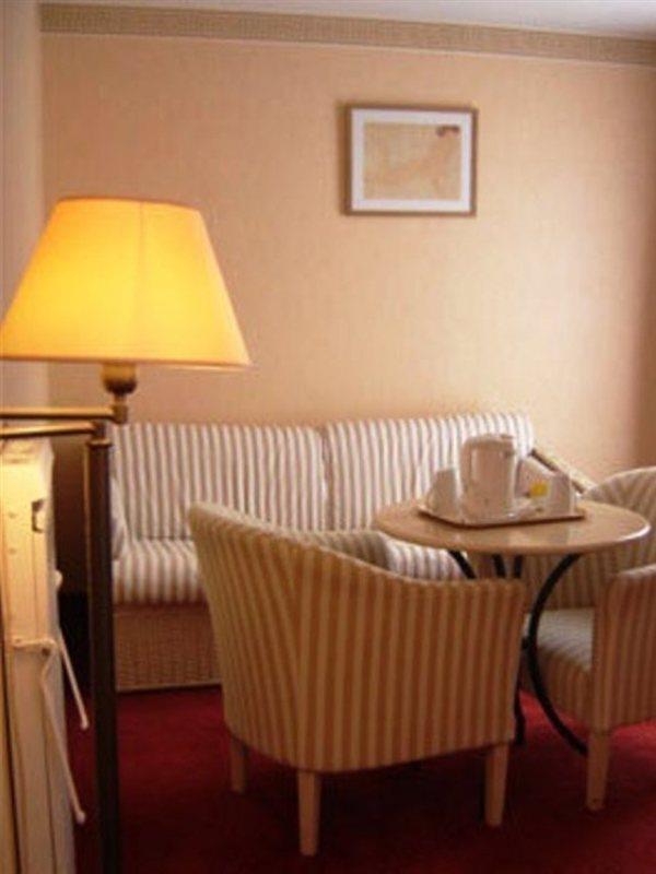 Hotel Auteuil Tour Eiffel Paris