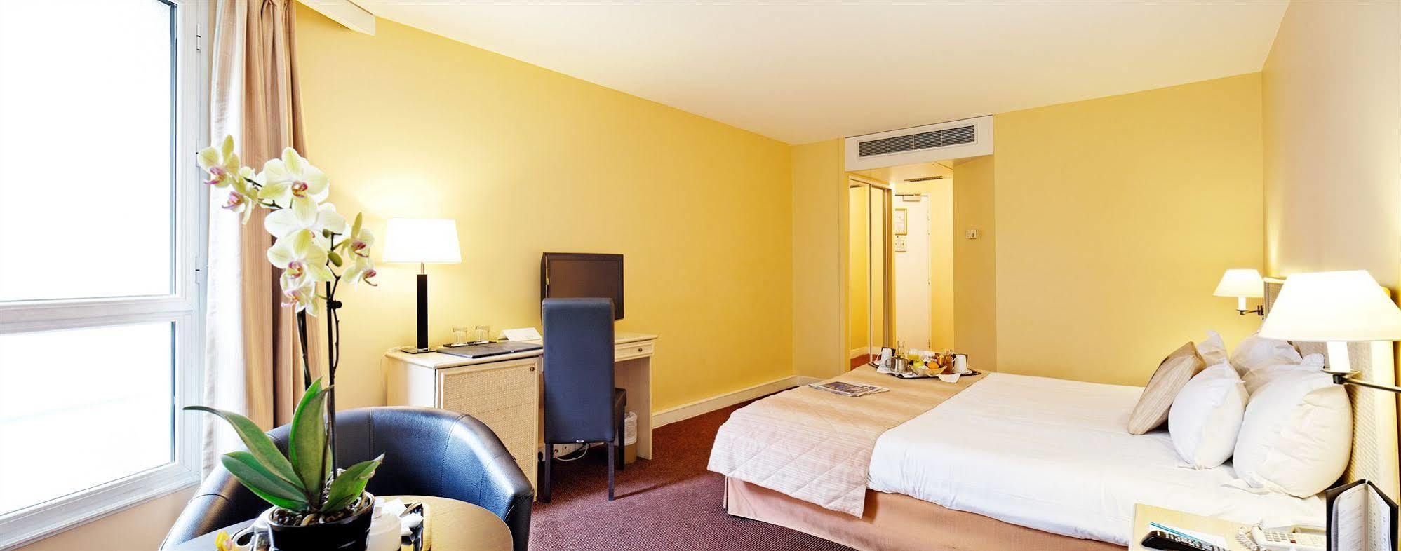 Auteuil Tour Eiffel Hotel 4*